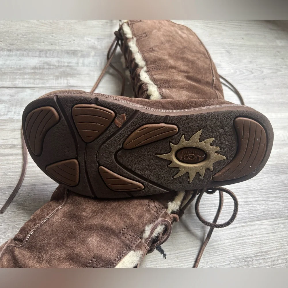 UGG Brown Winter Boots with Cream Accents - Picture 2 of 3